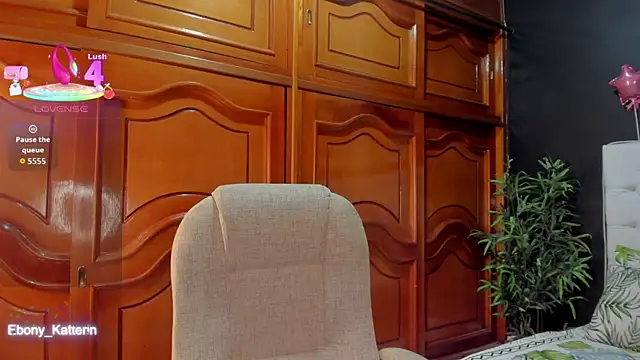 ebony katterin online show from April 15, 2026, 11:27 am