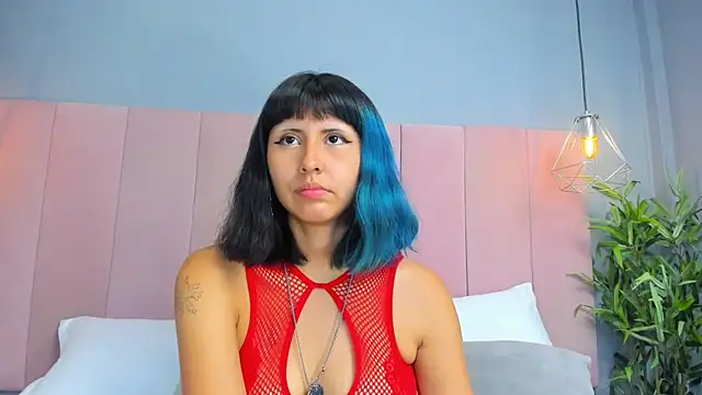 KleoLennox online show from March 19, 2026, 2:39 pm