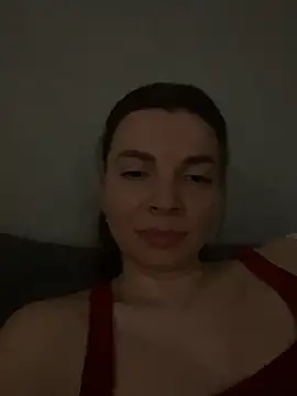 Luna2547 online show from April 15, 2026, 7:29 pm