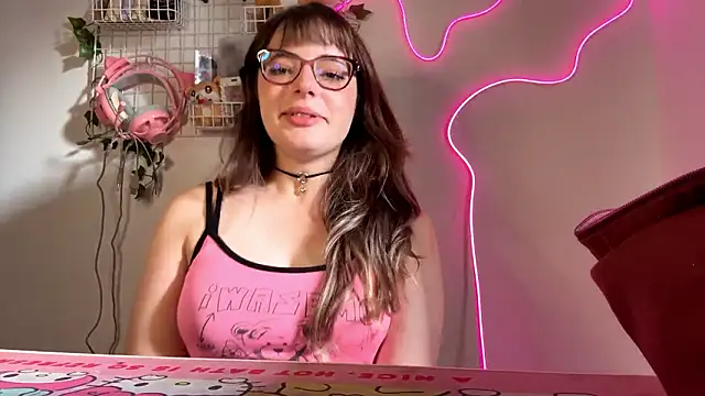 Snapshot of ThaoSankar chatting on March 4, 2026, 6:04 pm ThaoSankar online show from March 4, 2026, 6:04 pm