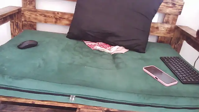 pinkycat online show from March 18, 2026, 11:02 am