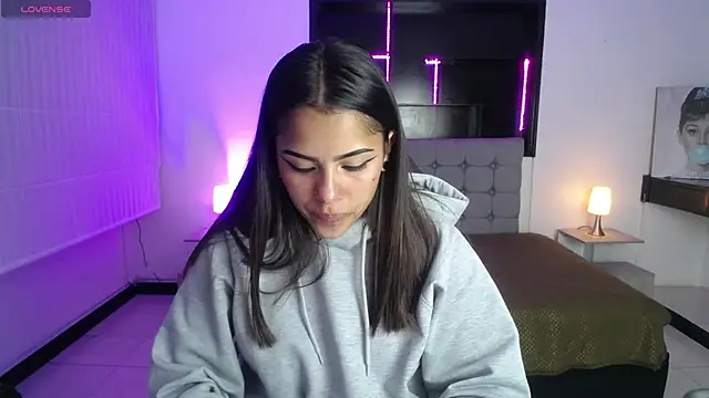  chloe 1 online show from March 25, 2026, 1:54 pm