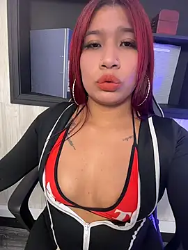 Snapshot of Cherry_Charlottee chatting on April 21, 2026, 7:53 pm Cherry Charlottee online show from April 21, 2026, 7:53 pm