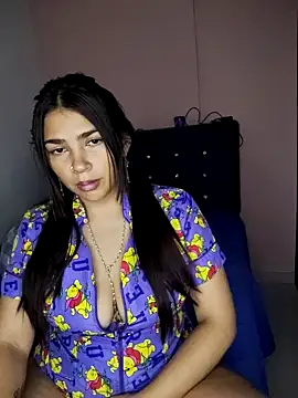 Dulce06 online show from June 26, 2026, 4:51 am
