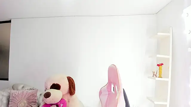 KoralCruz  online show from March 28, 2026, 2:51 pm