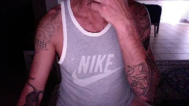 Snapshot of love_save_the_world chatting on July 1, 2026, 4:13 am love save the world online show from July 1, 2026, 4:13 am