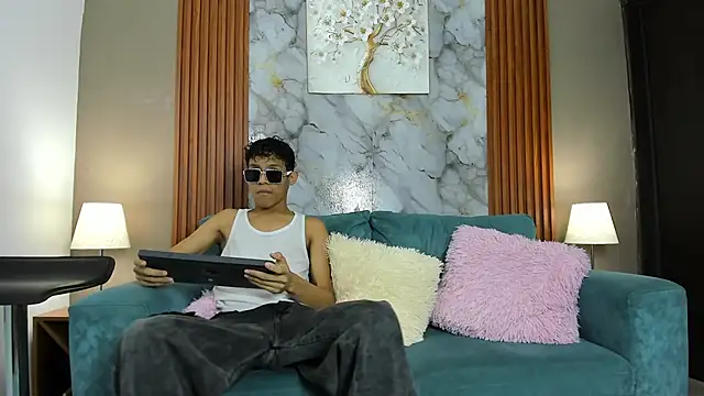 SKINNY BOYXXX online show from March 3, 2026, 7:26 am