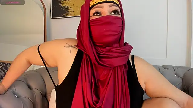 Snapshot of _Azahaaraa_ chatting on April 19, 2026, 3:29 am Azahaaraa online show from April 19, 2026, 3:29 am