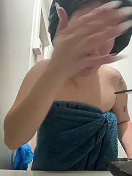 Holy Desiree online show from April 3, 2026, 7:37 am