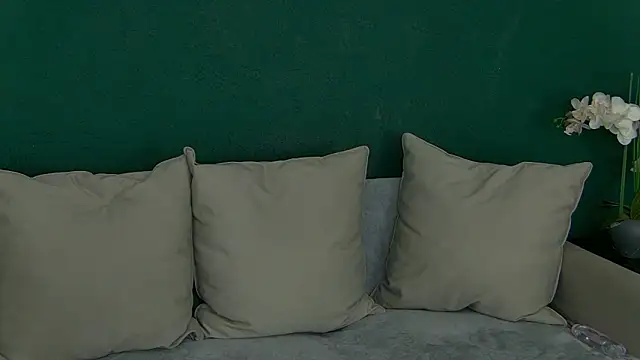 SkinnyNatty online show from March 30, 2026, 3:52 am