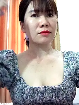 Snapshot of Bondgirl_9 chatting on May 18, 2026, 5:56 am Bondgirl 9 online show from May 18, 2026, 5:56 am