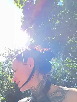 SkinnyLilly online show from May 27, 2026, 12:12 pm