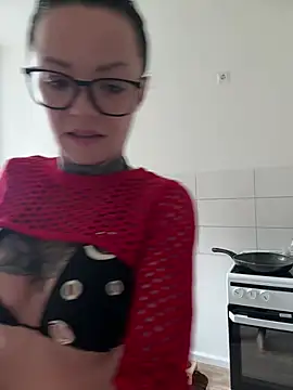 SkinnyLilly online show from May 24, 2026, 1:11 pm