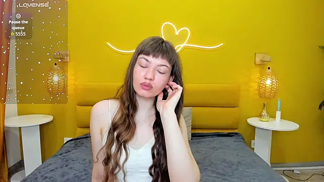 Snapshot of AgnesBeautiful chatting on April 4, 2026, 1:56 am AgnesBeautiful online show from April 4, 2026, 1:56 am