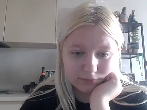 Snapshot of LenaSecret19 chatting on July 28, 2026, 5:37 am LenaSecret19 online show from July 28, 2026, 5:37 am