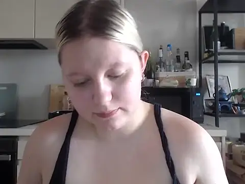 Snapshot of LenaSecret19 chatting on June 29, 2026, 10:15 am LenaSecret19 online show from June 29, 2026, 10:15 am
