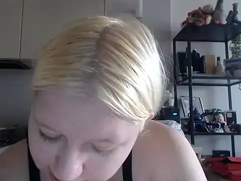 Snapshot of LenaSecret19 chatting on July 9, 2026, 5:52 am LenaSecret19 online show from July 9, 2026, 5:52 am