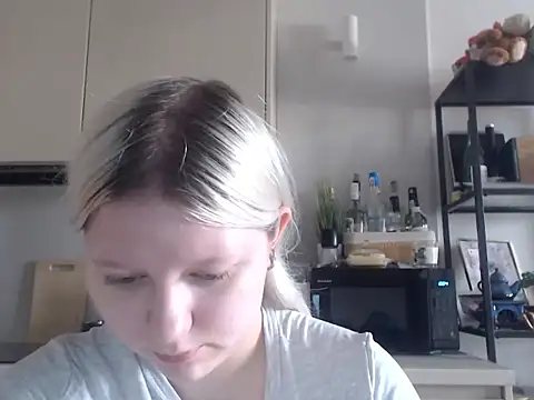Snapshot of LenaSecret19 chatting on June 19, 2026, 5:35 am LenaSecret19 online show from June 19, 2026, 5:35 am