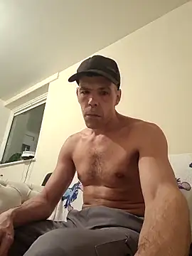 hulllad40 online show from March 4, 2026, 8:16 pm