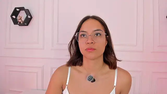 Snapshot of Im_Scarlett_ chatting on May 27, 2026, 7:10 pm Im Scarlett online show from May 27, 2026, 7:10 pm