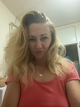 Snapshot of Secret_Ladyx chatting on July 20, 2026, 4:42 am Secret Ladyx online show from July 20, 2026, 4:42 am