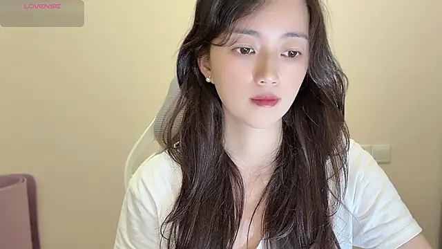 jinxiyao01 online show from June 18, 2026, 2:11 pm