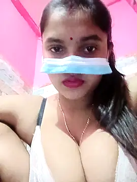 Sexy Sonniyaa online show from May 4, 2026, 5:05 pm