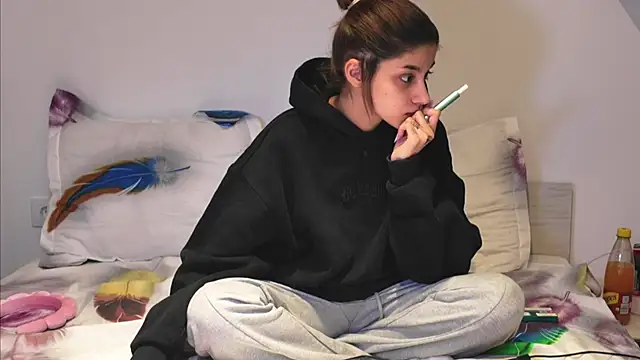 Snapshot of sweelexy chatting on April 20, 2026, 7:04 pm sweelexy online show from April 20, 2026, 7:04 pm