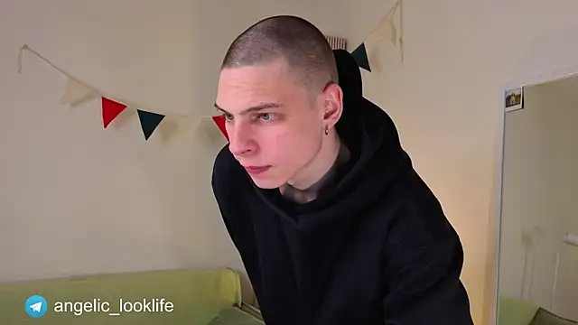 look angelic online show from May 27, 2026, 3:14 am