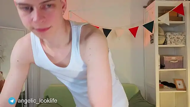 look angelic online show from June 3, 2026, 10:25 pm