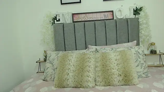 OliviaValentti online show from March 28, 2026, 2:23 am