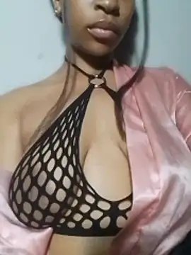 peachyxoxo22e online show from July 23, 2026, 12:24 pm
