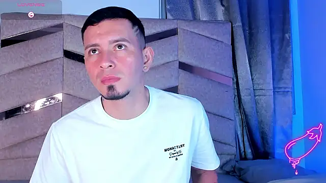 AxelNoiir  online show from March 4, 2026, 6:48 pm