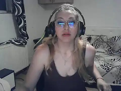 RyonaRyaa online show from June 1, 2026, 7:24 pm