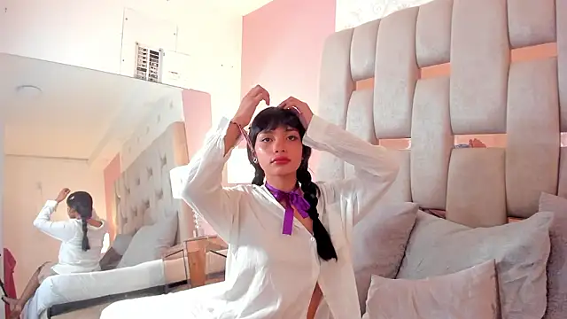 Snapshot of melina_voss chatting on March 4, 2026, 11:56 pm melina voss online show from March 4, 2026, 11:56 pm