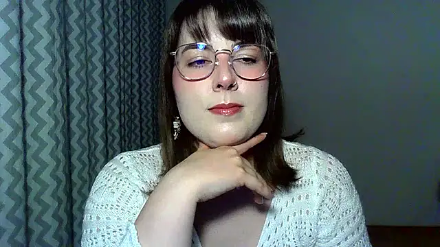 ClaraHard online show from July 6, 2026, 7:05 pm