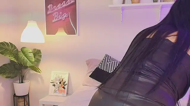 Snapshot of Jade-Naughty chatting on April 28, 2026, 8:02 pm Jade-Naughty online show from April 28, 2026, 8:02 pm
