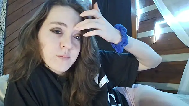 Snapshot of PixieGal01 chatting on March 9, 2026, 5:55 am PixieGal01 online show from March 9, 2026, 5:55 am