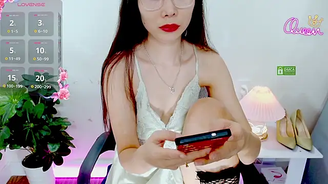 Snapshot of Emily_LoveU chatting on July 20, 2026, 1:35 am Emily LoveU online show from July 20, 2026, 1:35 am