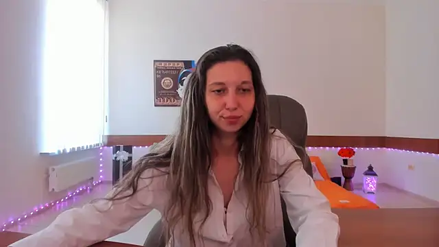 Snapshot of Ellina_Star chatting on June 12, 2026, 8:23 am Ellina Star online show from June 12, 2026, 8:23 am