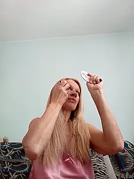 Snapshot of ViktoriaSexi1 chatting on May 5, 2026, 7:55 am ViktoriaSexi1 online show from May 5, 2026, 7:55 am