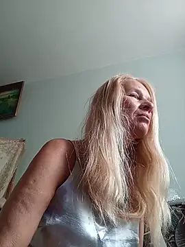 Snapshot of ViktoriaSexi1 chatting on May 25, 2026, 6:34 am ViktoriaSexi1 online show from May 25, 2026, 6:34 am