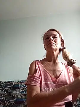 Snapshot of ViktoriaSexi1 chatting on April 2, 2026, 5:14 am ViktoriaSexi1 online show from April 2, 2026, 5:14 am