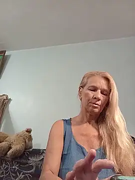Snapshot of ViktoriaSexi1 chatting on May 12, 2026, 6:36 pm ViktoriaSexi1 online show from May 12, 2026, 6:36 pm