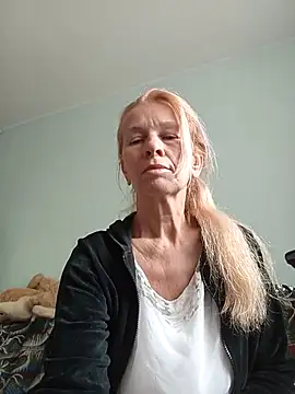 Snapshot of ViktoriaSexi1 chatting on April 16, 2026, 8:48 am ViktoriaSexi1 online show from April 16, 2026, 8:48 am