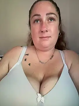 CurvyCatx online show from June 29, 2026, 8:21 am