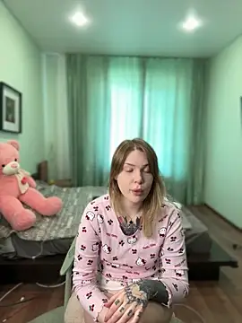  elliiss  online show from May 4, 2026, 9:56 am