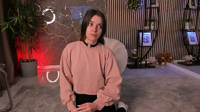 Velvet Spell online show from April 5, 2026, 3:24 am