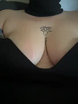 Snapshot of -coppiavogliosa69- chatting on April 1, 2026, 1:01 pm -coppiavogliosa69- online show from April 1, 2026, 1:01 pm