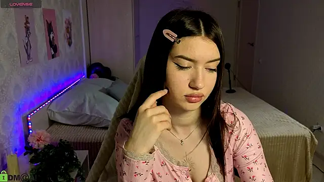 Sugar Kitten12 online show from June 14, 2026, 1:35 am